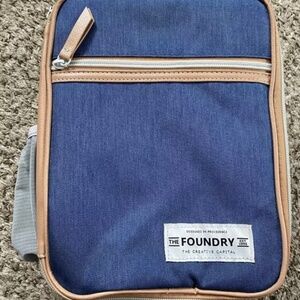 Fit n Fresh The Foundry Insulated Lunch Bag With Drink Holder + Handle - Blue